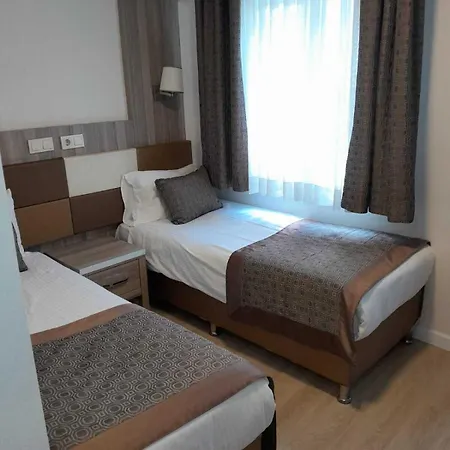 Pera Arya Hotel 3*